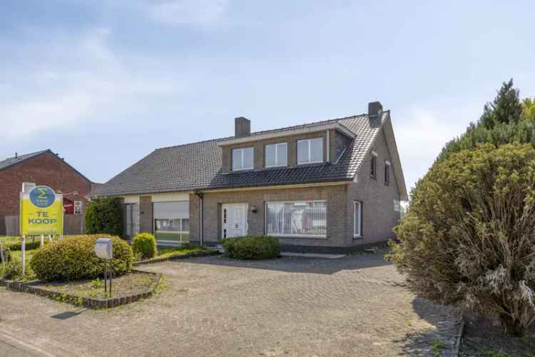 Huis te koop 3 slaapkamers 770m² tuin garage