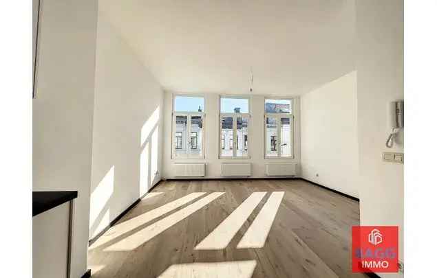 Huur 2 slaapkamer appartement van 80 m² in Antwerp