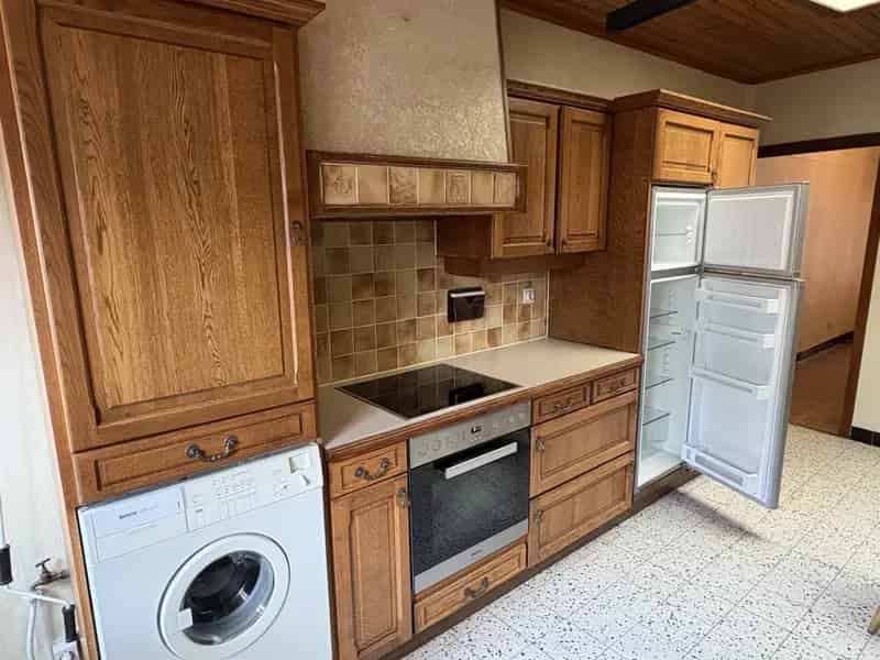 Huis te koop met grote tuin nabij school