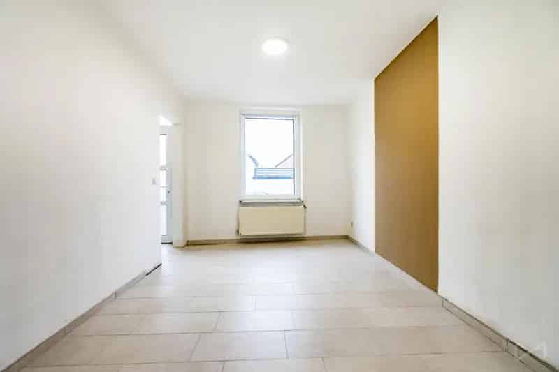 Huis te huur 3 slaapkamers gerenoveerd tuin