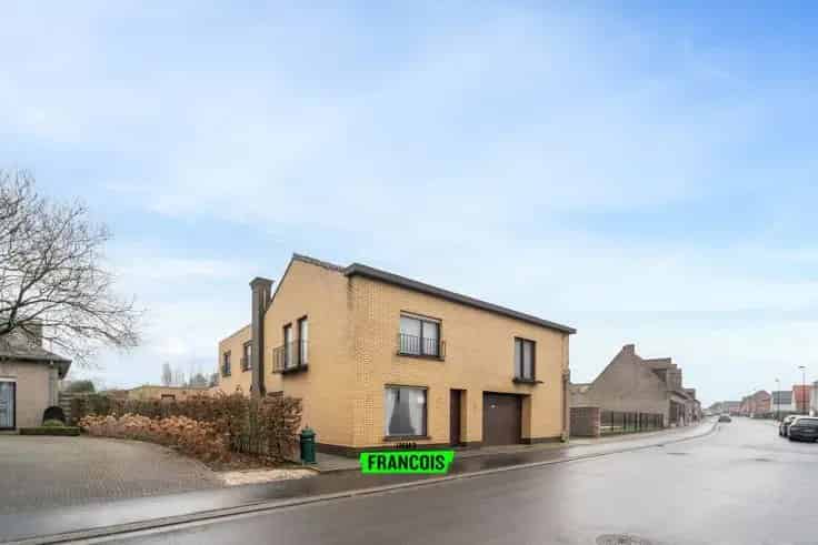 Huis Te Koop Knesselare: Ruime Woonst Opslagruimte Grond