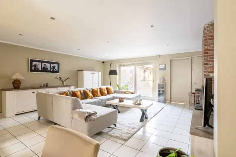 Instapklare woning grote garage en tuin