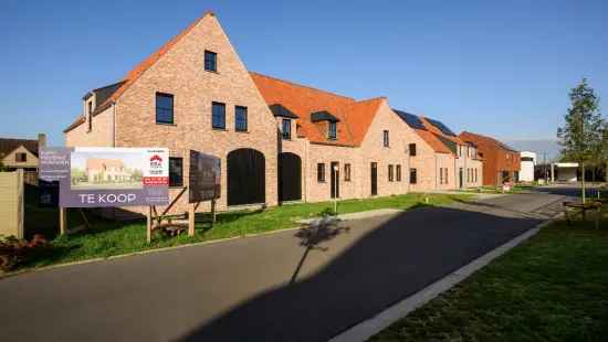 Nieuwbouwwoning met 4 slaapkamers en garage