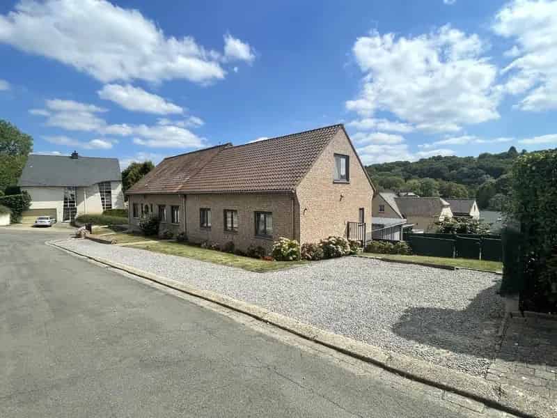 Zeer ruime, perfect onderhouden villa van ca. 475m² - 6 kamers - 3 badkamers nabij centrum Overijse