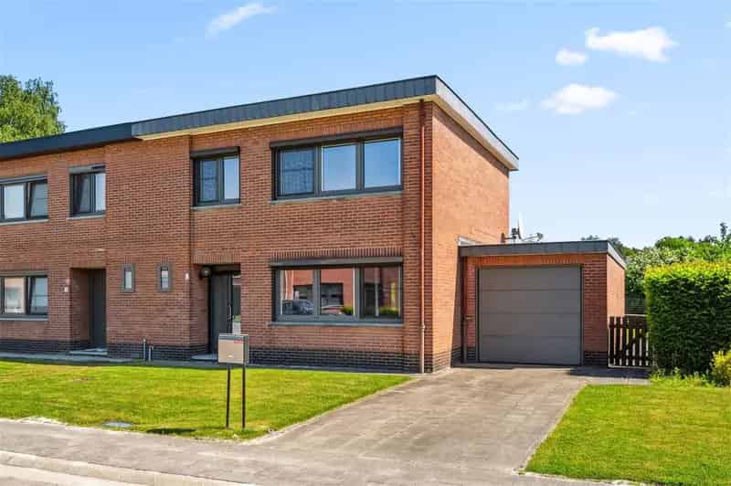 Huis te koop: 3 slaapkamers, tuin, garage, stille straat