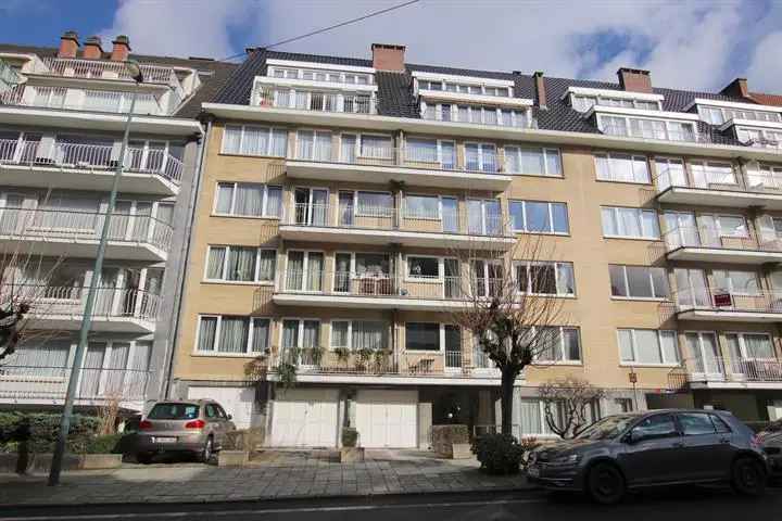 Te koop appartement in Woluwe-Saint-Lambert met 4 slaapkamers en terrassen