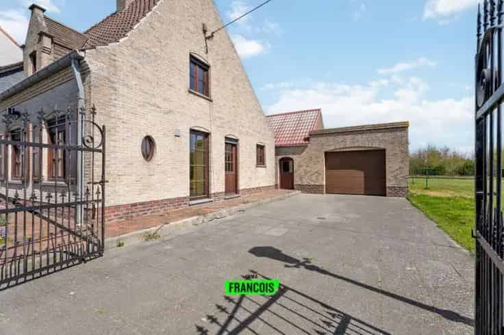 Halfopen bebouwing te renoveren Oostvleteren 1050m²