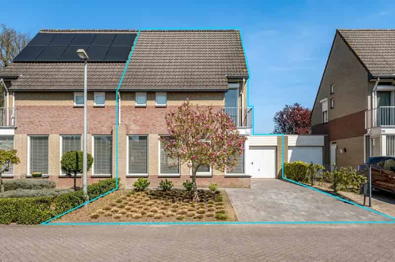 Huis te koop Weelde: 3 slaapkamers, grote tuin en garage
