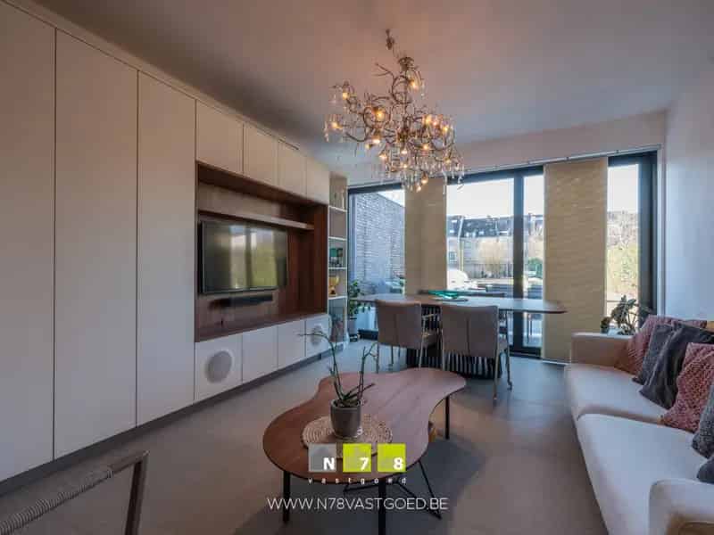 Gelijkvloers Nieuwbouwappartement met Tuin te Koop