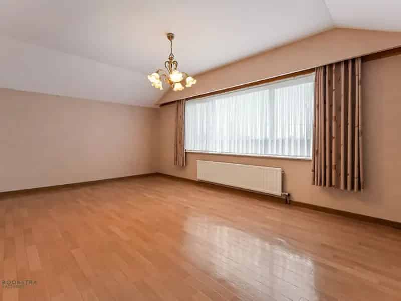 Huis 4 slaapkamers te Putte met garage en tuin