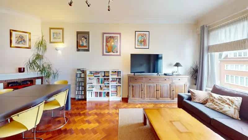 
                                                                    Appartement
                                                                             te koop te Woluwe-Saint-Pierre
                                                                