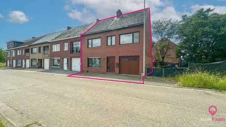 Huis Te Koop: Ruime gezinswoning 4 slaapkamers, garage en tuin