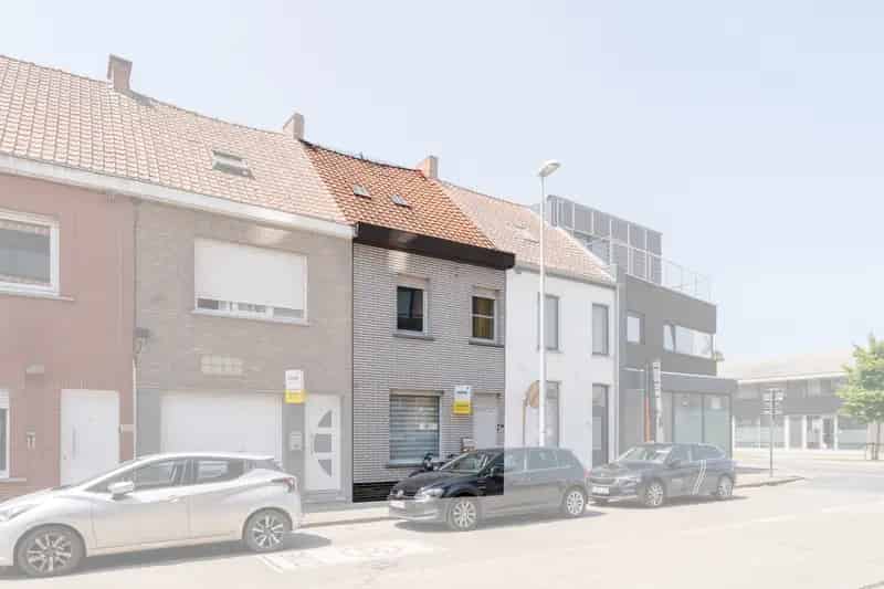 Te Koop: Charmante Rijwoning Roeselare Nabij Centrum