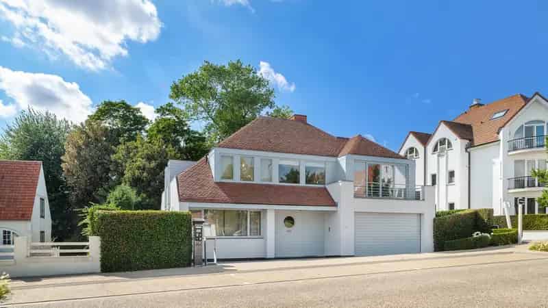 Ruime Villa te Huur 4 slaapkamers Dubbele Garage Grote Tuin