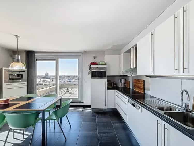 Dakappartement te huur Oostende  Twee terrassen  Strand nabij