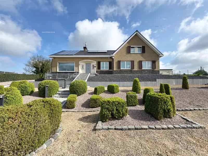 Villa te koop Borgloon: 4 slaapkamers, luxe, grote tuin