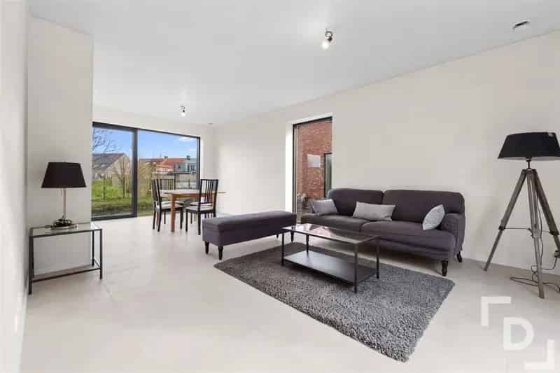 Huis te koop: Ruime halfopen woning met garage en tuin