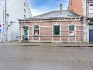 Handelspand te Koop Neufchateau - Winkelruimte met Parkeerplaatsen