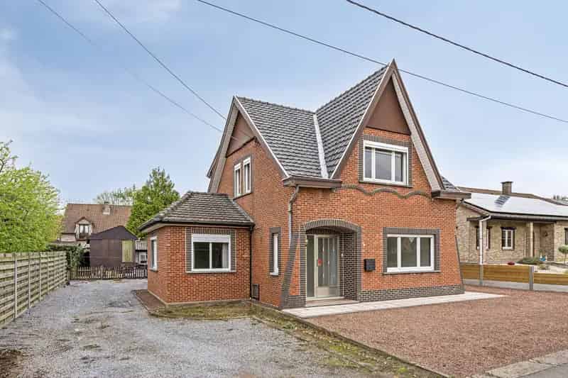 Huis te koop met renovatiepotentieel - 3 slaapkamers