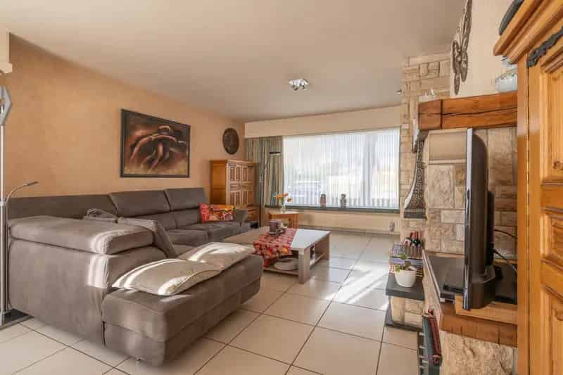 Ruime Woning Met Werkruimte Loenhout