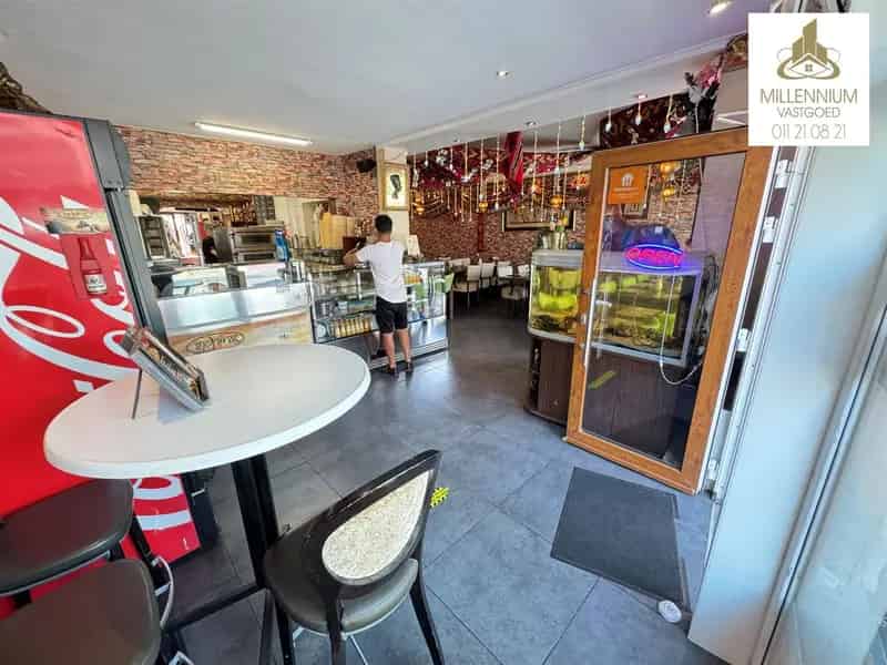 Handelsgelijkvloer Ruime 4-Slpkwoning in hartje Diepenbeek