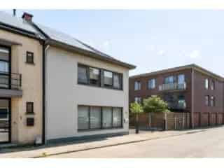 Huis te koop Turnhout - Gezinswoning met tuin garage en zonnepanelen