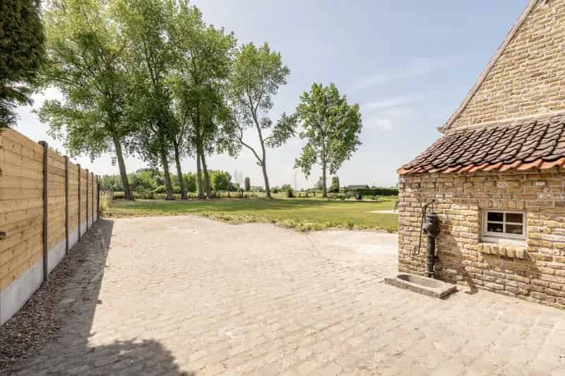 Huis te huur Lissewege: 6 slaapkamers, 2 badkamers, grote tuin