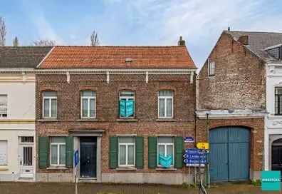 Ruime 6-slaapkamerwoning met ZUIDgerichte tuin in Moorsel