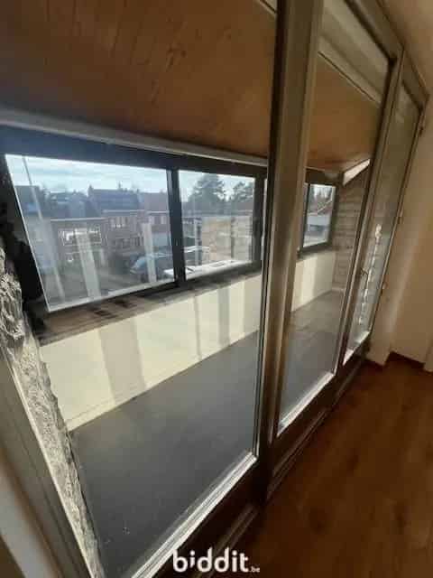 Investeringsgebouw met Handelspand en Duplex Appartement
