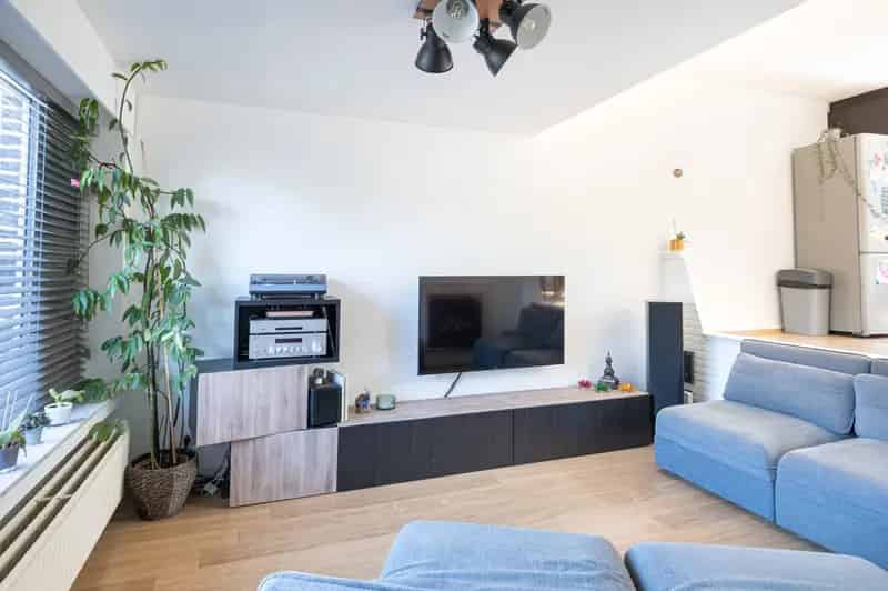 Gezinswoning te koop: Instapklaar met garage en tuin