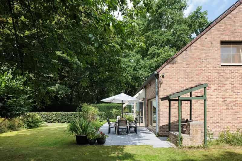 Villa 1989m2 Doodlopende Straat