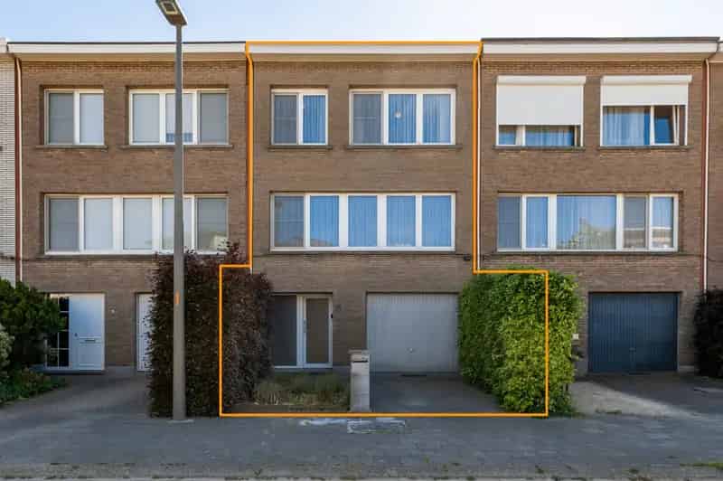 Huis te koop in Ekeren: 3 slaapkamers, tuin en garage