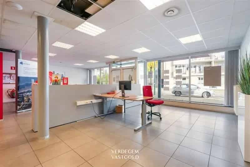 Handelsgelijkvloers 264m² Hoge Visibiliteit Goed Rendement