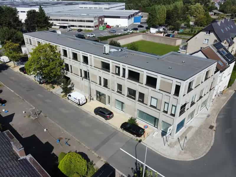 UNIEKE NIEUWBOUWKANTOREN MET PARKING