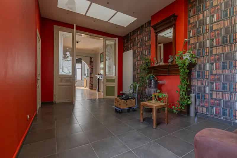 Ruime Stadswoning 300m2 6 slaapkamers te Huur