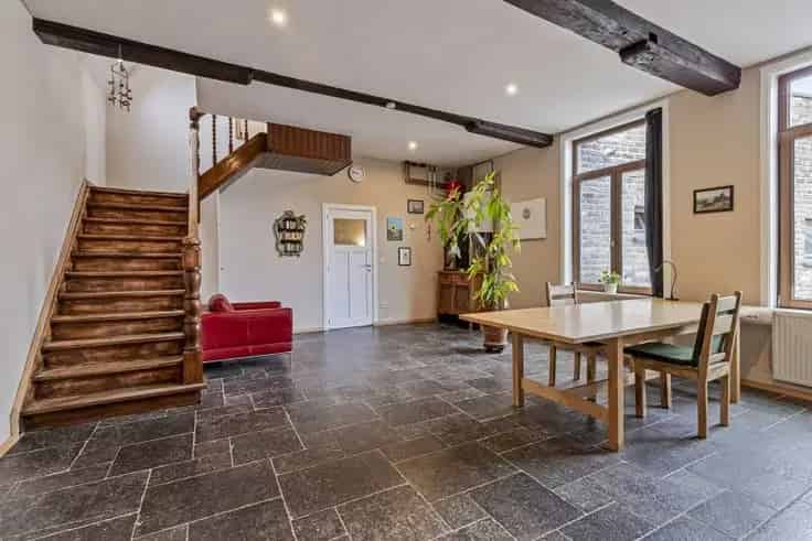 Huis Te Koop Dudzele: Uniek Eigendom Met Drie Gebouwen