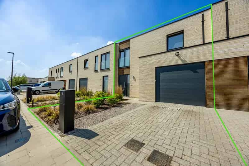 Huis te Koop Zwevegem: Rustige Gezinswoning met Garage