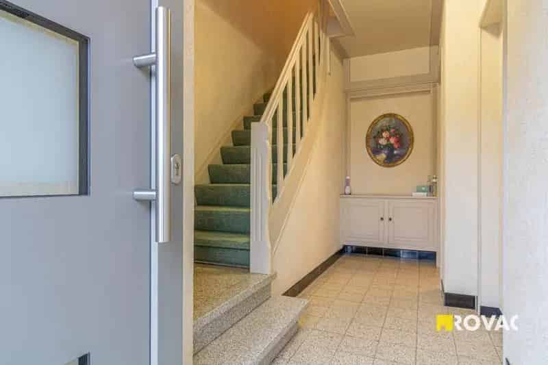 Rijwoning 3 slaapkamers garage uitweg