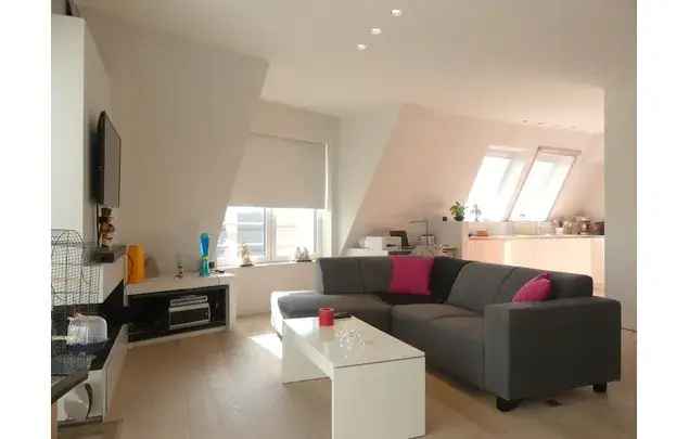 Huur 1 slaapkamer appartement van 95 m² in Bruges