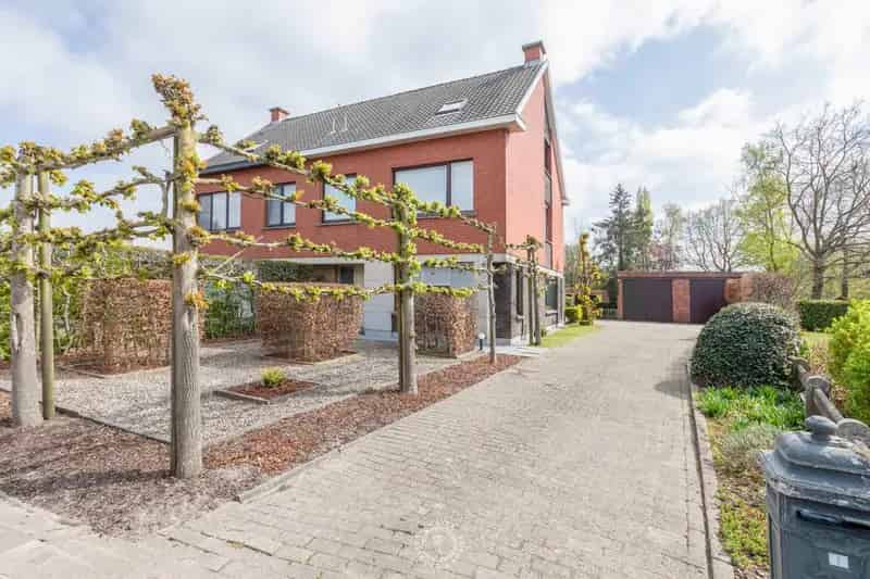 Huis te huur Sint-Niklaas: 5 slaapkamers, Zuidtuin & Dubbele Garage