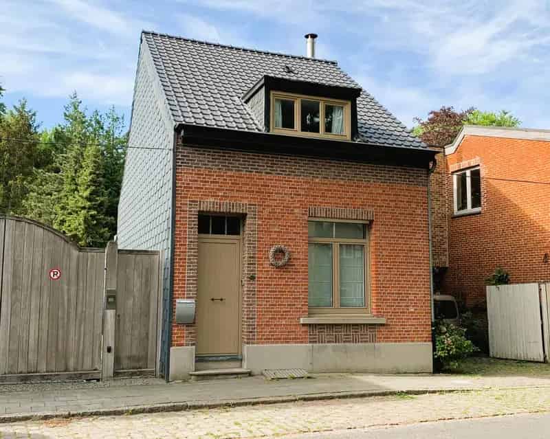 Huis te koop Brasschaat: Instapklare woning met tuin