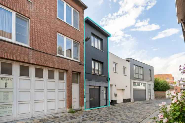 Instapklare Rijwoning 3 Slaapkamers Boom Garage Dakterras