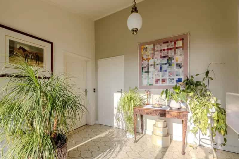 Rustige woning te renoveren 1366m² 3 slaapkamers tuin zwembad