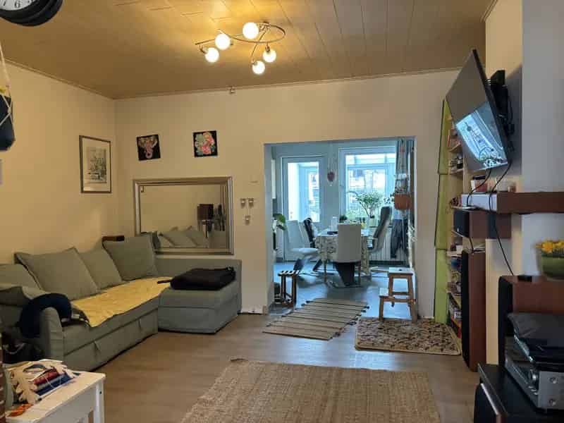 Te Huur: Gezellige Rijwoning met 2 slaapkamers en Tuin
