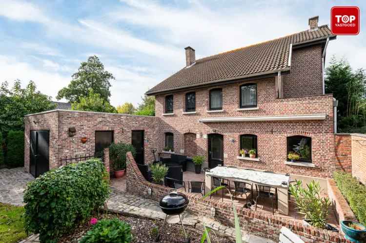 Te koop karakteristieke villa in Wondelgem