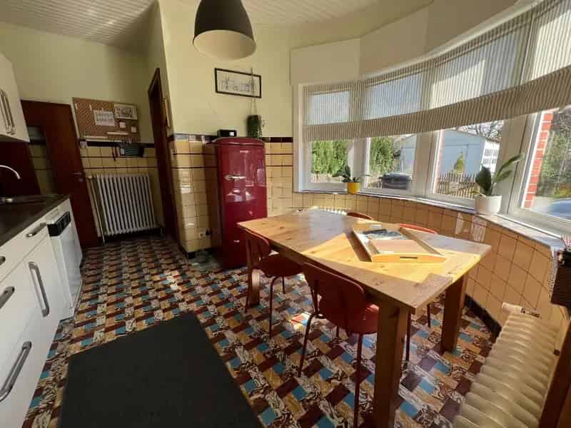 Karaktervolle halfopen woning 3 slaapkamers garage tuin terras