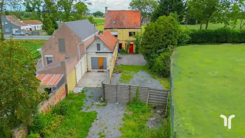 Ruim Handelshuis met Veel Mogelijkheden