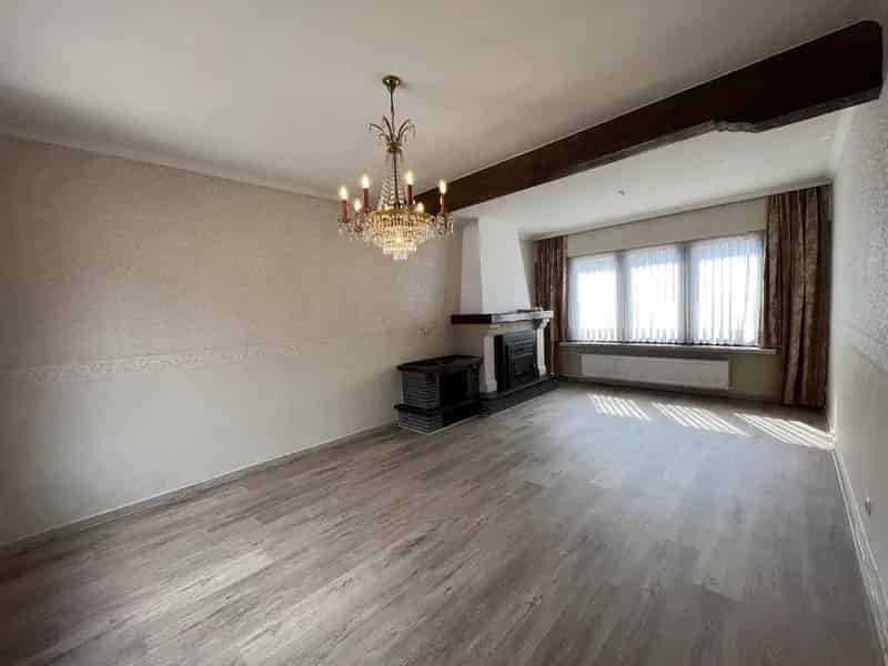 Huis te koop Aalter: Ruime woning met grote tuin en garage
