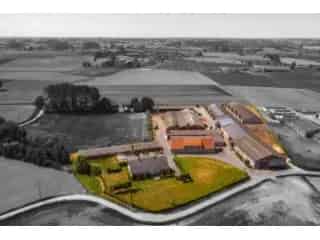 Boerderij te koop Tielt:  Rundvee en Varkenshouderij met Zonnepanelen