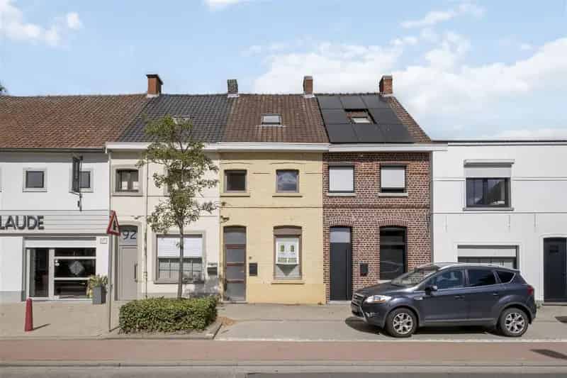 Mooie gerenoveerde woning met 3 slaapkamers en onderhoudsvriendelijke tuin
